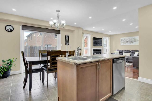 90 Buick Blvd, House detached with 4 bedrooms, 4 bathrooms and 6 parking in Brampton ON | Image 7