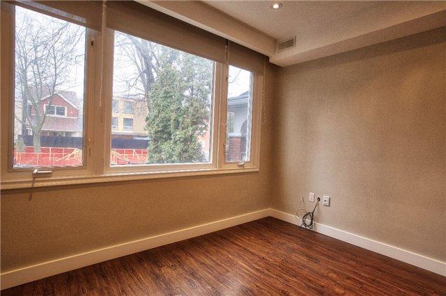 MAIN - 118 Roselawn Ave, House detached with 2 bedrooms, 1 bathrooms and 2 parking in Toronto ON | Image 4