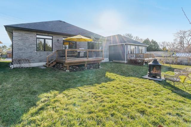 2 Victoria St E, House detached with 3 bedrooms, 2 bathrooms and 6 parking in Innisfil ON | Image 10