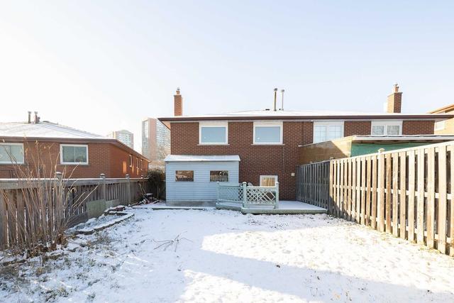 MAIN - 4279 Woodington Dr, House semidetached with 3 bedrooms, 1 bathrooms and 2 parking in Mississauga ON | Image 17