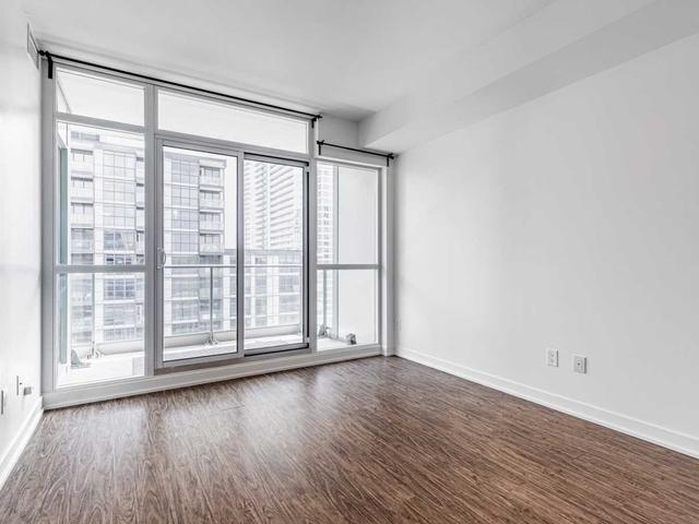 PH15 - 15 Singer Crt, Condo with 1 bedrooms, 2 bathrooms and 1 parking in North York ON | Image 37