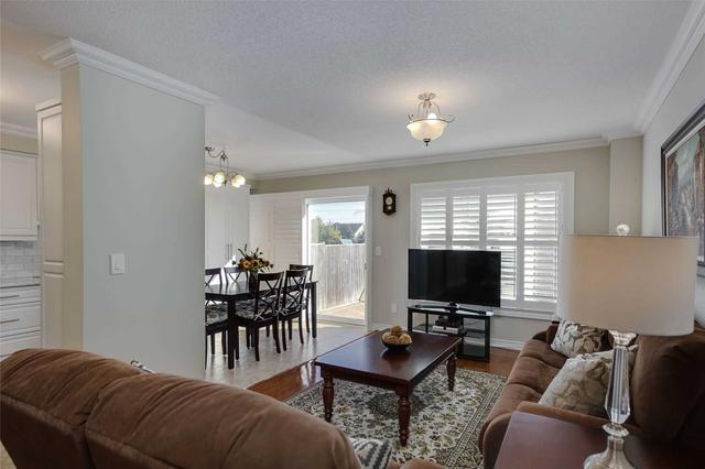 9 Lake Cres, House attached with 3 bedrooms, 4 bathrooms and 2 parking in Barrie ON | Image 4