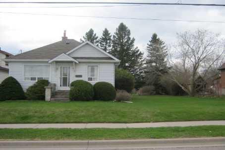 1418 Simcoe St S, House detached with 2 bedrooms, 1 bathrooms and 1 parking in Oshawa ON | Image 1