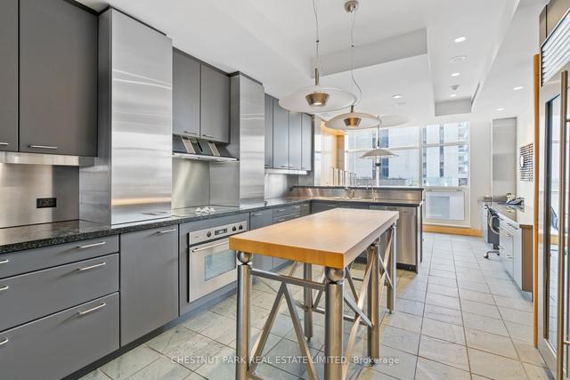 11A - 22 St Thomas St, Condo with 2 bedrooms, 4 bathrooms and 2 parking in Toronto ON | Image 22