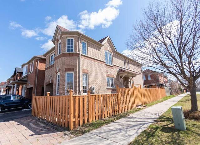 1 Millennium Dr, House detached with 3 bedrooms, 3 bathrooms and 2 parking in North York ON | Image 11