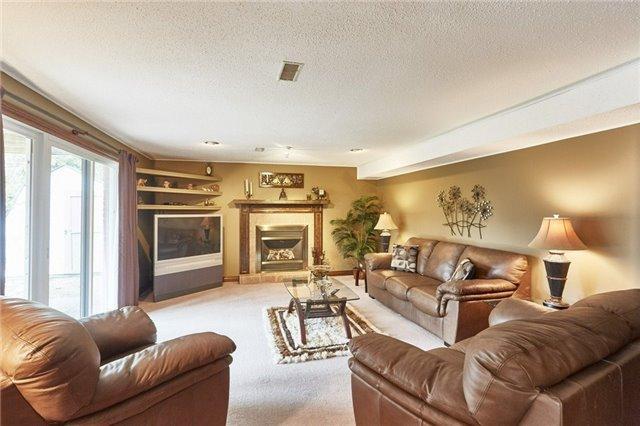 960 Tiffany Cir, House detached with 4 bedrooms, 4 bathrooms and 4 parking in Oshawa ON | Image 16