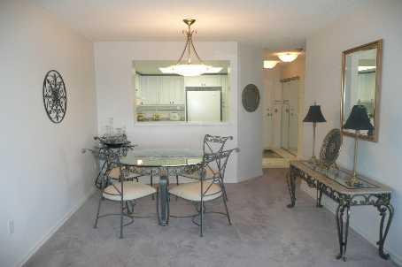 PH208 - 335 Webb Dr, Condo with 2 bedrooms, 2 bathrooms and 1 parking in Mississauga ON | Image 4