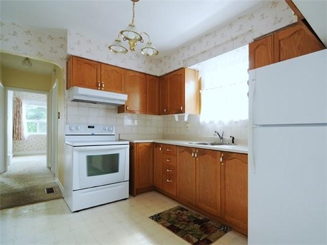 MAIN - 345 Glebemount Ave, House detached with 2 bedrooms, 1 bathrooms and 3 parking in East York ON | Image 3