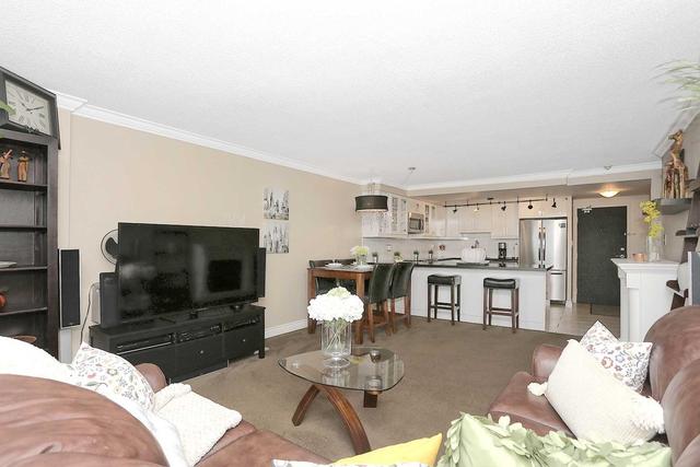 909 - 10 Dean Park Rd, Condo with 2 bedrooms, 2 bathrooms and 2 parking in Scarborough ON | Image 10