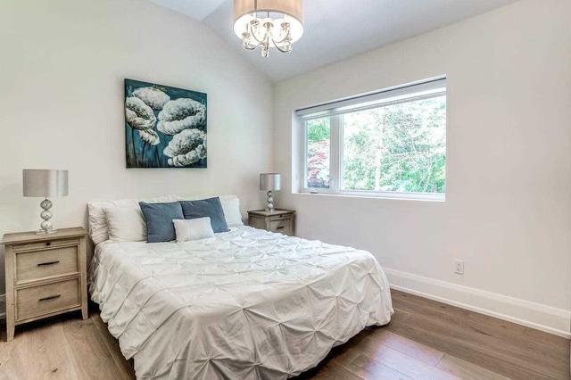 MAIN - 16 Cedarbank Cres, House detached with 3 bedrooms, 1 bathrooms and 2 parking in North York ON | Image 7