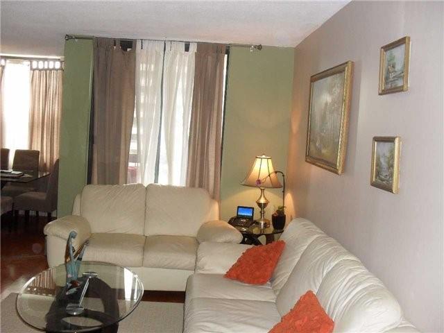 909 - 90 Ling Rd, Condo with 3 bedrooms, 2 bathrooms and 1 parking in Scarborough ON | Image 5