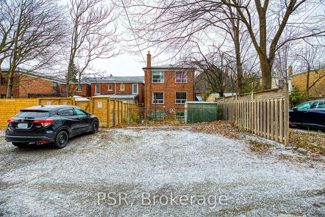 MAIN - 35 Kenwood Ave, House detached with 3 bedrooms, 1 bathrooms and 1 parking in York ON | Image 4