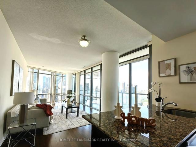 3105 - 832 Bay St, Condo with 2 bedrooms, 2 bathrooms and 1 parking in Toronto ON | Image 18