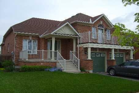 90 Abbyview Dr, House detached with 3 bedrooms, 2 bathrooms and 2 parking in Whitby ON | Image 1