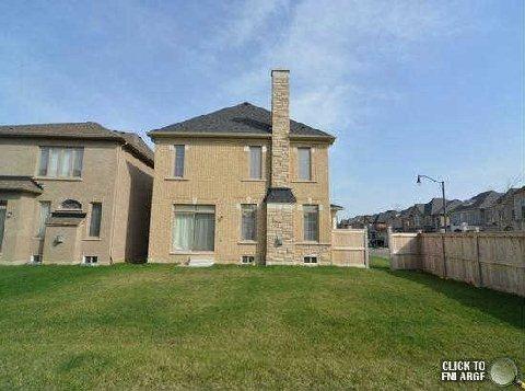 9 Impulse Cir, House detached with 4 bedrooms, 4 bathrooms and 4 parking in Brampton ON | Image 3