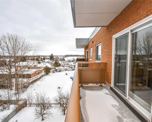 PH1 - 414 Blake St, Condo with 2 bedrooms, 1 bathrooms and 1 parking in Barrie ON | Image 4