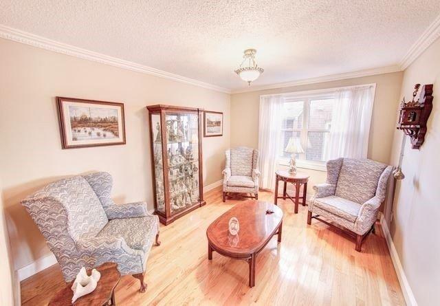 MAIN - 271 John Bowser Cres, House detached with 3 bedrooms, 2 bathrooms and 4 parking in Newmarket ON | Image 5