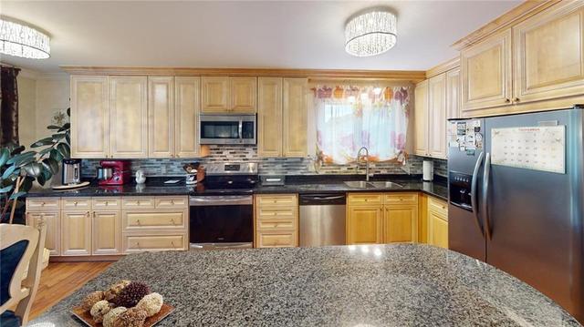 7099 Rosseau Pl, House detached with 4 bedrooms, 2 bathrooms and 6 parking in Niagara Falls ON | Image 3
