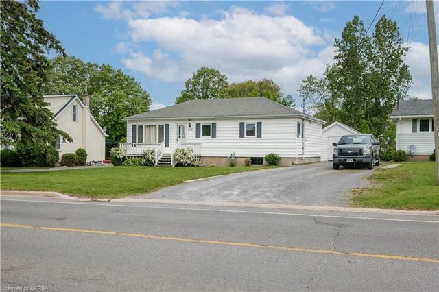 1038 Woodbine Rd, House detached with 3 bedrooms, 1 bathrooms and 5 parking in Kingston ON | Image 1