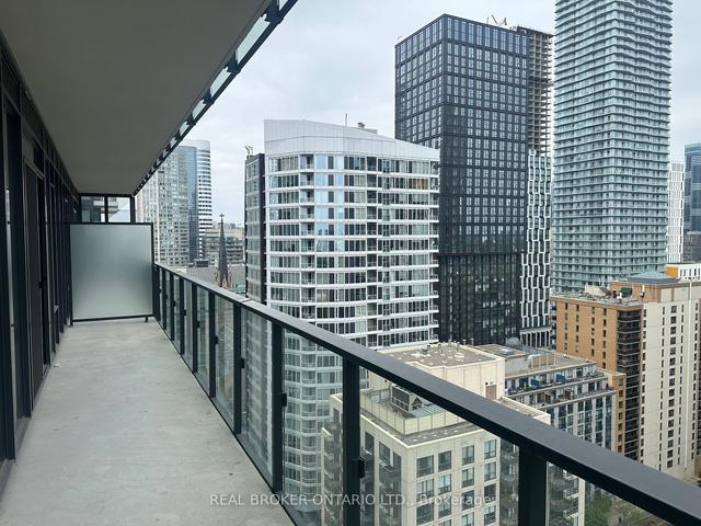 2204 - 47 Mutual St, Condo with 2 bedrooms, 2 bathrooms and 0 parking in Toronto ON | Image 14