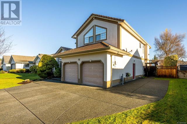 880 Monarch Dr, House detached with 3 bedrooms, 3 bathrooms and 4 parking in Courtenay BC | Image 68
