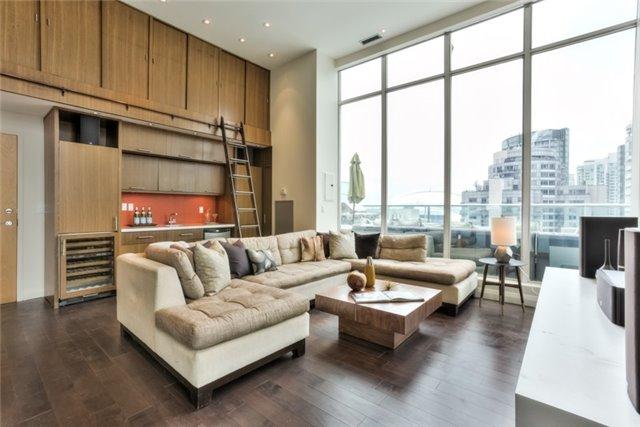 PH-1518 - 36 Blue Jays Way, Condo with 2 bedrooms, 3 bathrooms and 2 parking in Toronto ON | Image 3