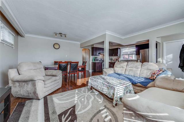 MAIN - 182 Crocus Dr, House detached with 3 bedrooms, 1 bathrooms and 1 parking in Scarborough ON | Image 3