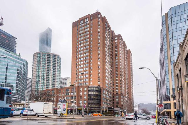 PH13 - 633 Bay St, Condo with 1 bedrooms, 2 bathrooms and null parking in Toronto ON | Image 1