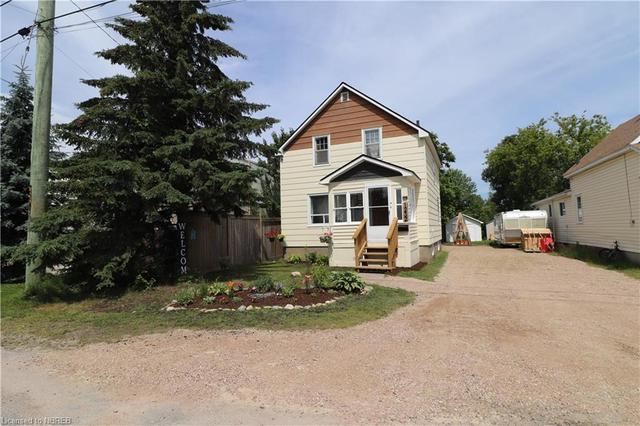 1232 Hammond St, House detached with 3 bedrooms, 1 bathrooms and 4 parking in North Bay ON | Image 1