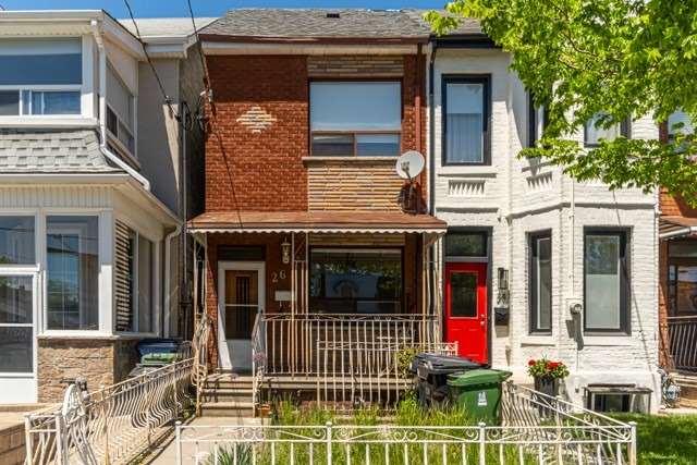 MAIN - 26 Gordon St, House attached with 3 bedrooms, 2 bathrooms and 0 parking in Toronto ON | Image 12