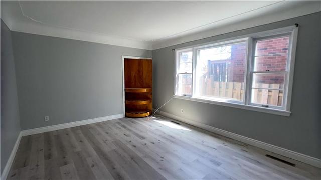 MAIN - 336 Queenston Rd, Condo with 3 bedrooms, 1 bathrooms and 1 parking in Hamilton ON | Image 4