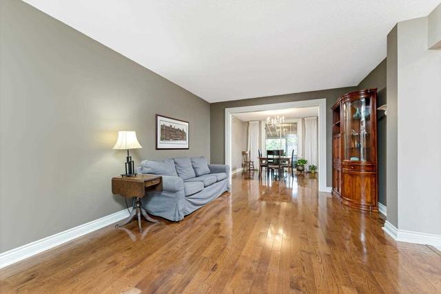 885 Childs Dr, House detached with 3 bedrooms, 4 bathrooms and 6 parking in Milton ON | Image 3