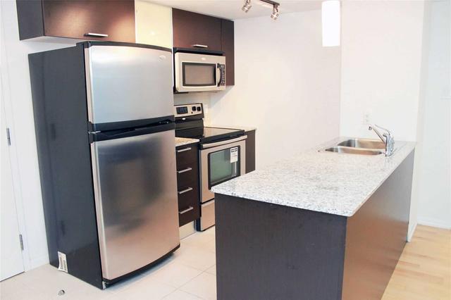 909 - 37 Grosvenor St, Condo with 2 bedrooms, 2 bathrooms and 0 parking in Toronto ON | Image 23