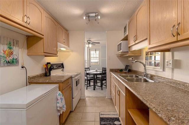 PH1 - 3120 Kirwin Ave, Condo with 2 bedrooms, 1 bathrooms and 1 parking in Mississauga ON | Image 14