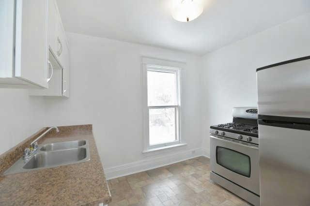 L8L4K4 - 922 Burlington St E, House detached with 5 bedrooms, 3 bathrooms and null parking in Hamilton ON | Image 10