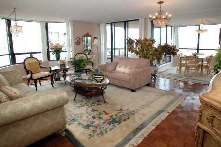 PH-204 - 7440 Bathurst St, Condo with 2 bedrooms, 2 bathrooms and 1 parking in Thornhill ON | Image 1