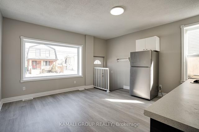 MAIN - 1164 Cannon St E, House detached with 2 bedrooms, 1 bathrooms and 1 parking in Hamilton ON | Image 19