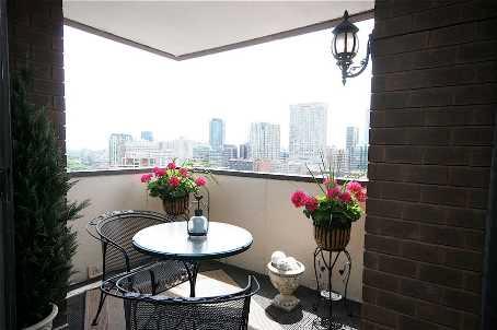 PH2002 - 914 Yonge St, Condo with 2 bedrooms, 1 bathrooms and 1 parking in Toronto ON | Image 8