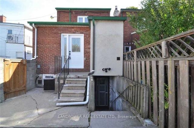 MAIN - 140 Manning Ave, House detached with 2 bedrooms, 1 bathrooms and 0 parking in Toronto ON | Image 1