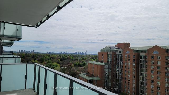 1011 - 8 Olympic Gdn Dr, Condo with 2 bedrooms, 2 bathrooms and 1 parking in Toronto ON | Image 5