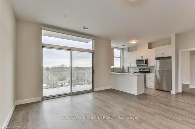 616 - 1600 Hyde Park Rd, Condo with 2 bedrooms, 2 bathrooms and 0 parking in London ON | Image 4