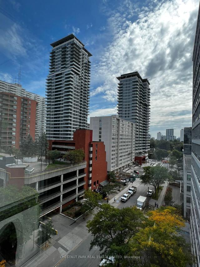 909 - 43 Eglinton Ave E, Condo with 2 bedrooms, 1 bathrooms and 1 parking in Toronto ON | Image 13