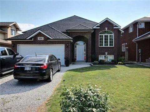 886 Smeeton Dr, House detached with 4 bedrooms, 2 bathrooms and 6 parking in Windsor ON | Image 1