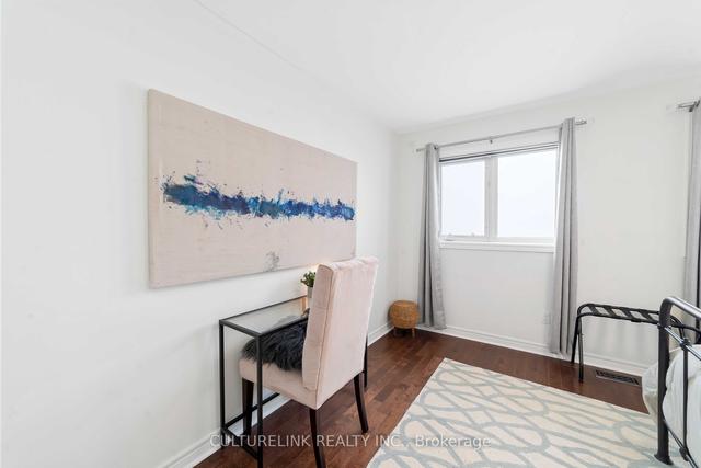 MAIN2ND - 910 St Clarens Ave, House detached with 3 bedrooms, 2 bathrooms and 0 parking in Toronto ON | Image 22