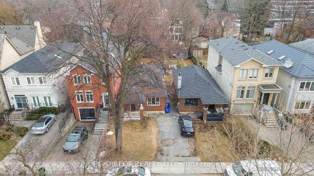 23 Hoyle Ave, House detached with 2 bedrooms, 1 bathrooms and 1 parking in Toronto ON | Image 3