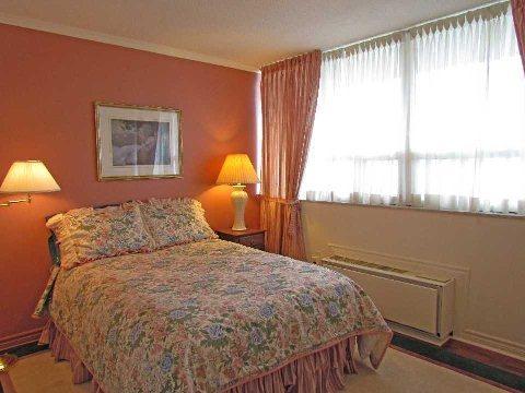 PH-1 - 66 High St E, Condo with 3 bedrooms, 3 bathrooms and 1 parking in Mississauga ON | Image 11