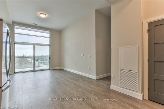709 - 1600 Hyde Park Rd, Condo with 3 bedrooms, 1 bathrooms and 0 parking in London ON | Image 4