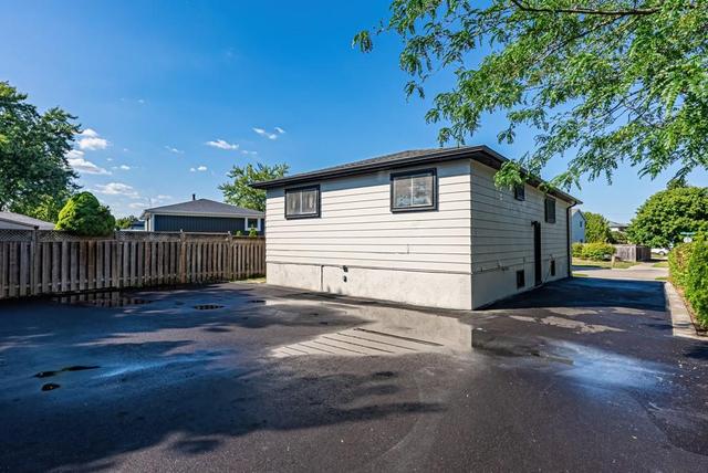 MAIN - 22 William Johnson St, House detached with 3 bedrooms, 1 bathrooms and 8 parking in Stoney Creek ON | Image 26