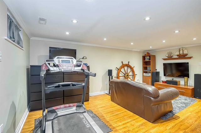 9 Heslop Dr, House detached with 2 bedrooms, 1 bathrooms and 3 parking in Etobicoke ON | Image 15