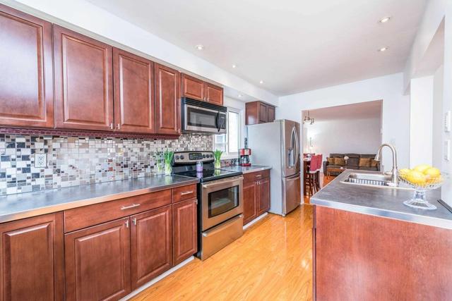 9 Hood Cres, House detached with 4 bedrooms, 3 bathrooms and 2 parking in Brampton ON | Image 9